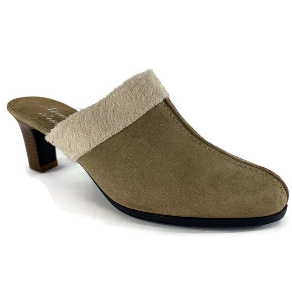 New York Transit Women’s‎ Mules Size 9.5 M